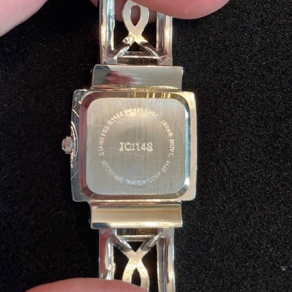 ACCUTIME | Quartz Women's Bangle Watch Silver tone-NEW Battery - Picture 6 of 10